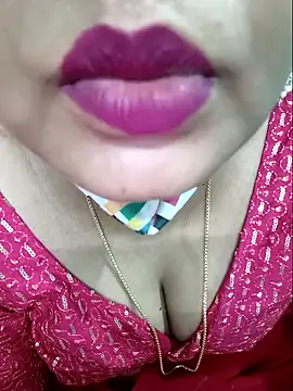 Snapshot of Tamilkannadacouple chatting on 04.29.26 Tamilkannadacouple online show from 04.29.26