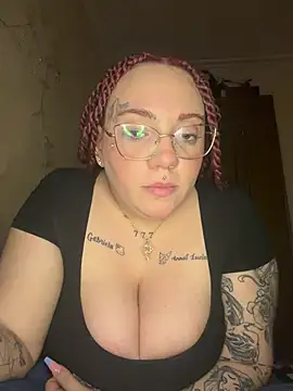 Snapshot of Diablita13 chatting on 02.05.26 Diablita13 online show from 02.05.26