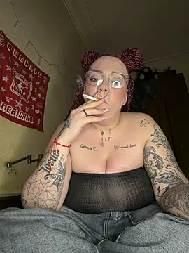 Snapshot of Diablita13 chatting on 02.06.26 Diablita13 online show from 02.06.26