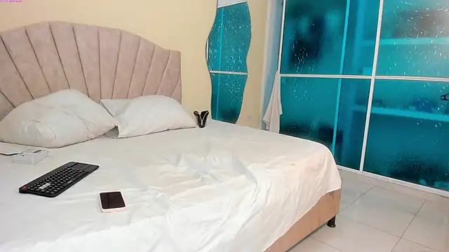 Snapshot of marsmith_1 chatting on 04.15.26 marsmith 1 online show from 04.15.26