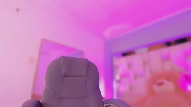 AishaKassandra online show from 04.19.26