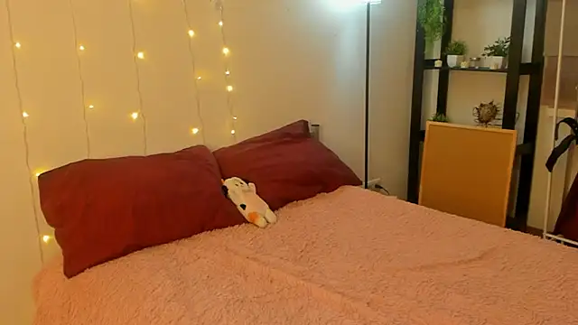 Snapshot of CalmFever chatting on 02.11.26 CalmFever online show from 02.11.26