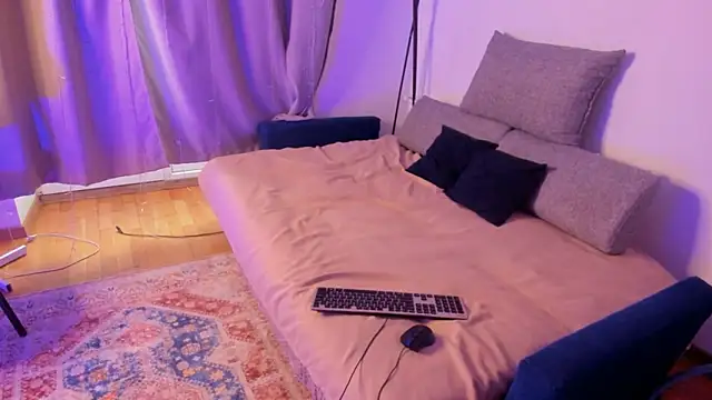 Snapshot of CalmFever chatting on 02.12.26 CalmFever online show from 02.12.26