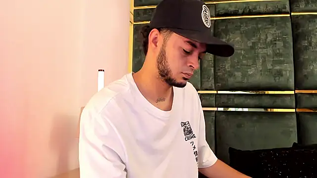 GaelyCoral online show from 04.06.26