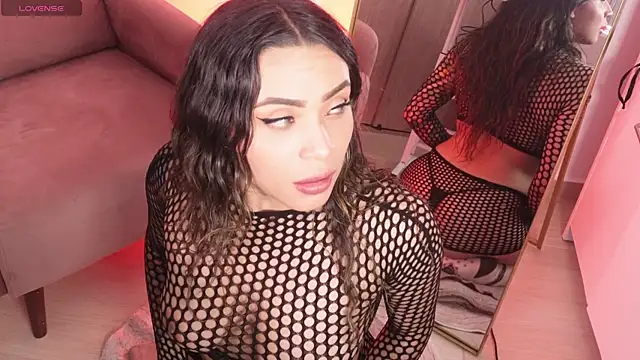 lara bombshell  online show from 04.10.26