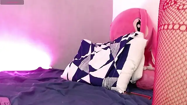 Snapshot of sweet_angel_med chatting on 02.17.26 sweet angel med online show from 02.17.26