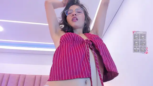 im lily  online show from 04.17.26