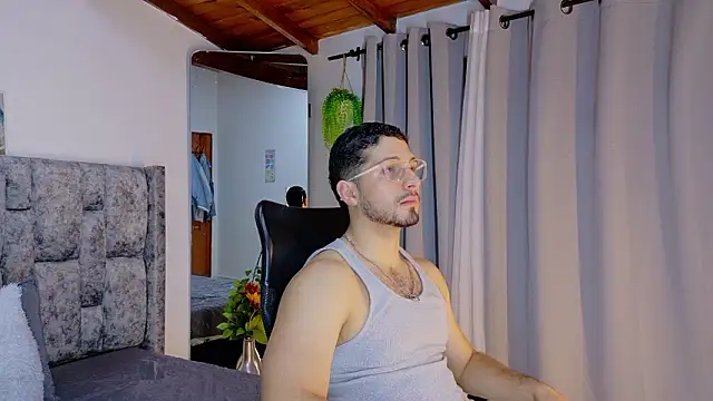 Snapshot of NICK_MOSS_ chatting on 02.25.26 NICK MOSS online show from 02.25.26