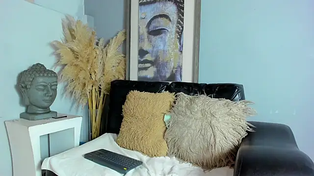 Snapshot of CloeCastillo chatting on 02.20.26 CloeCastillo online show from 02.20.26