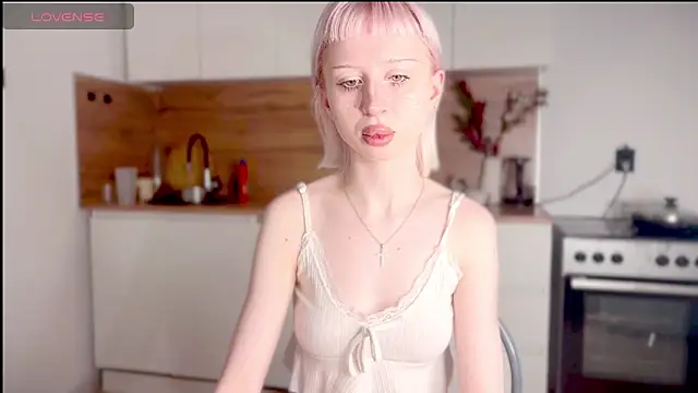 MikaPink online show from 03.01.26