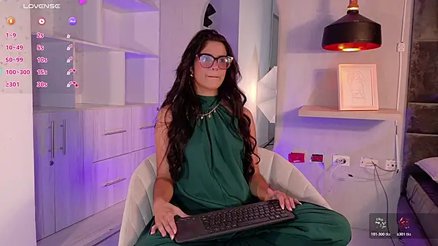 Snapshot of milan_walsh chatting on 02.20.26 milan walsh online show from 02.20.26