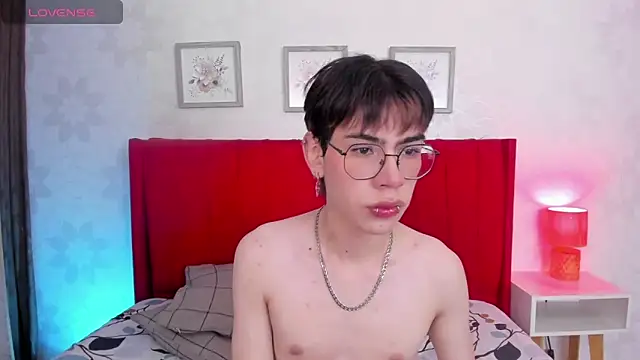 Demian Hush online show from 03.14.26