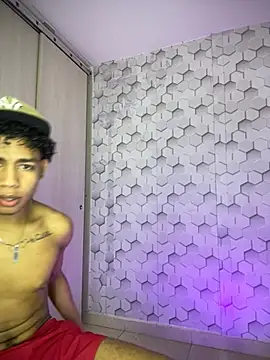 Snapshot of 777_dmz_ chatting on 02.14.26 777 dmz online show from 02.14.26