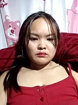 Snapshot of Luminana chatting on 02.19.26 Luminana online show from 02.19.26