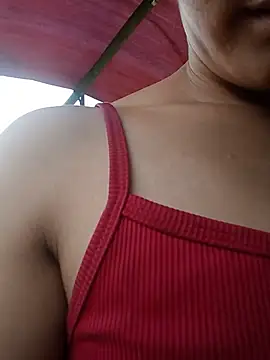 Snapshot of Luminana chatting on 05.19.26 Luminana online show from 05.19.26