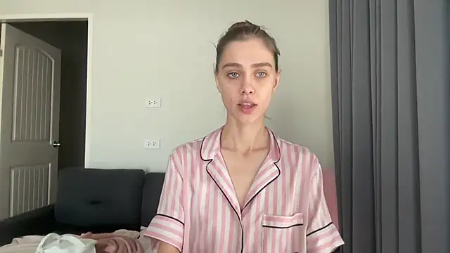 SonyaSweety online show from 02.21.26