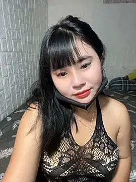 Snapshot of Lewd_couple chatting on 04.23.26 Lewd couple online show from 04.23.26