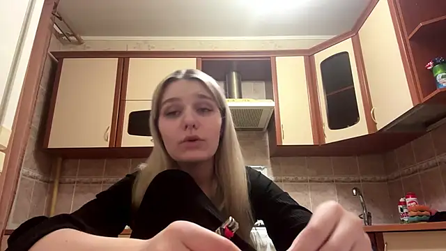 Snapshot of MiaBerlateen chatting on 02.23.26 MiaBerlateen online show from 02.23.26