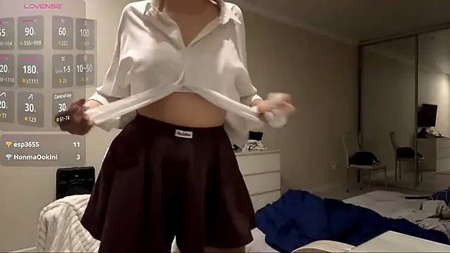 Snapshot of ElliKrovel chatting on 02.25.26 ElliKrovel online show from 02.25.26