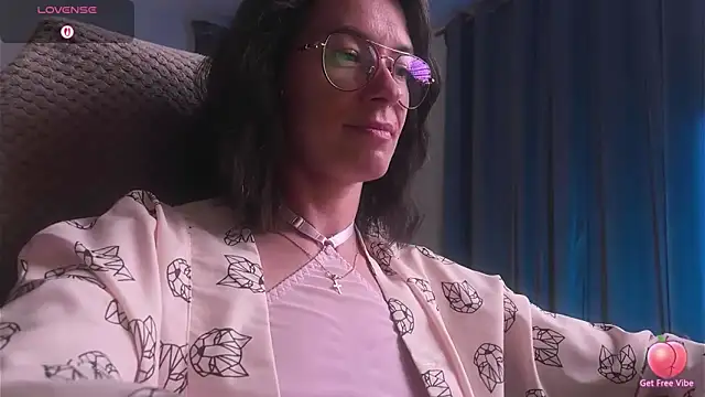 Snapshot of Katy_Kar chatting on 05.19.26 Katy Kar online show from 05.19.26