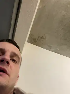 Snapshot of Boltlowq chatting on 02.14.26 Boltlowq online show from 02.14.26