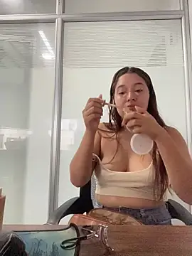 Emily Harpeer online show from 04.02.26