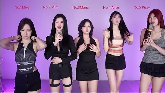 Snapshot of Velvet-girl chatting on 03.03.26 Velvet-girl online show from 03.03.26