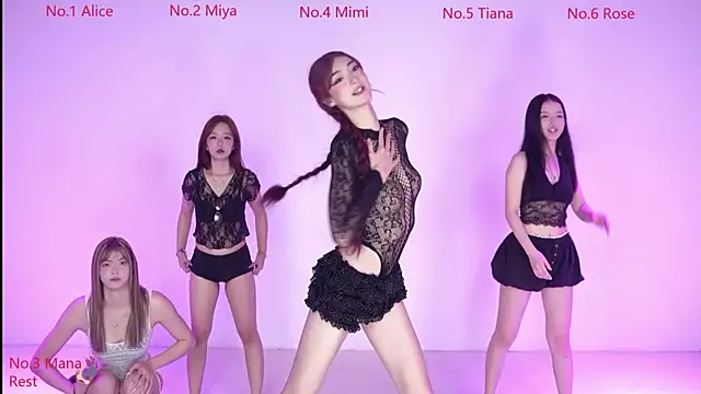 Snapshot of Velvet-girl chatting on 04.03.26 Velvet-girl online show from 04.03.26