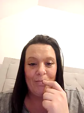 Snapshot of louisa36 chatting on 02.22.26 louisa36 online show from 02.22.26