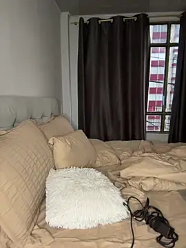 Snapshot of RachelWeisz_ chatting on 02.15.26 RachelWeisz online show from 02.15.26