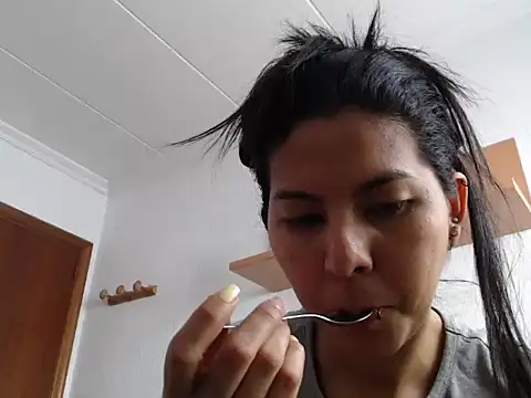 ZeforAitanna online show from 02.17.26