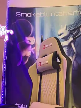 Snapshot of Smokebluntafterblunt chatting on 02.15.26 Smokebluntafterblunt online show from 02.15.26