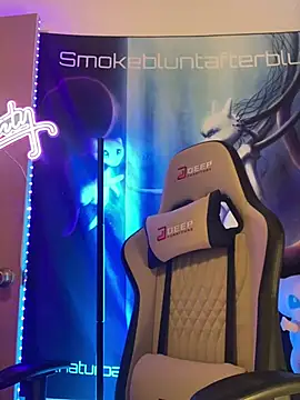 Snapshot of Smokebluntafterblunt chatting on 02.24.26 Smokebluntafterblunt online show from 02.24.26