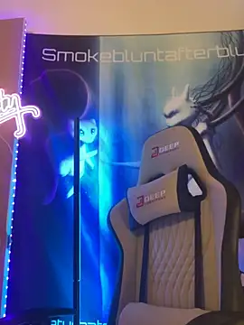 Snapshot of Smokebluntafterblunt chatting on 02.25.26 Smokebluntafterblunt online show from 02.25.26