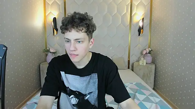 Snapshot of StefanBev chatting on 02.06.26 StefanBev online show from 02.06.26