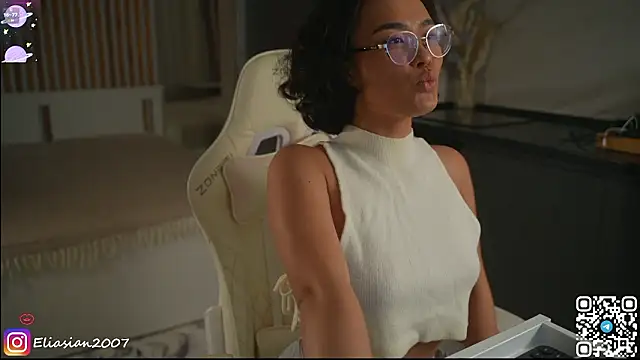 Snapshot of Eliasian chatting on 02.18.26 Eliasian online show from 02.18.26