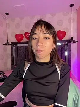 Snapshot of alahia_pink chatting on 02.24.26 alahia pink online show from 02.24.26