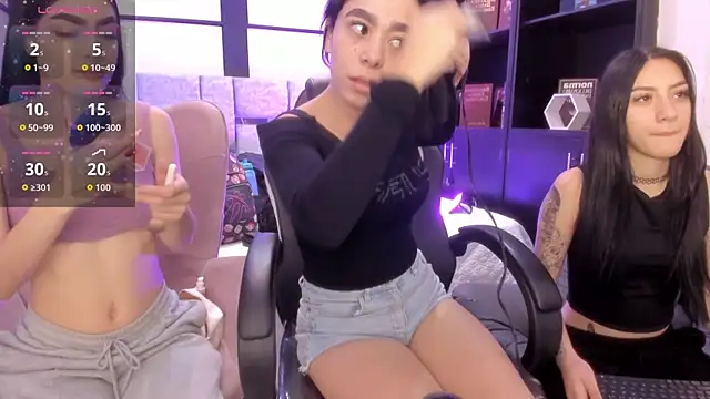 Snapshot of lorraineHunter chatting on 02.14.26 lorraineHunter online show from 02.14.26