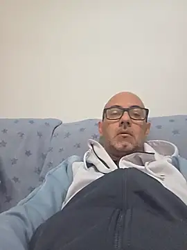 Snapshot of pareja47 chatting on 02.17.26 pareja47 online show from 02.17.26