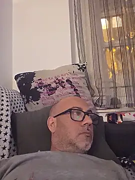 Snapshot of pareja47 chatting on 05.15.26 pareja47 online show from 05.15.26