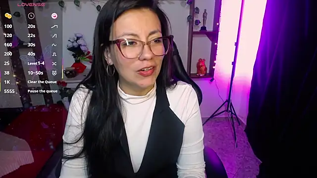 QueenRose94 online show from 03.04.26