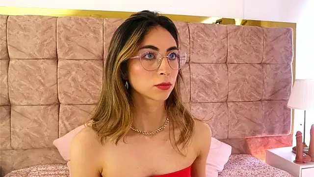 EmmaClark   online show from 04.10.26