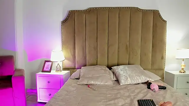 Alessiia Moon online show from 04.18.26