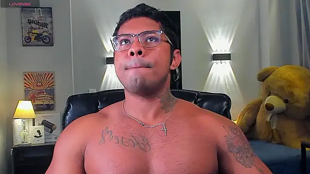 Snapshot of LEOHRDZ chatting on 02.16.26 LEOHRDZ online show from 02.16.26