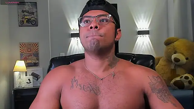 Snapshot of LEOHRDZ chatting on 02.23.26 LEOHRDZ online show from 02.23.26