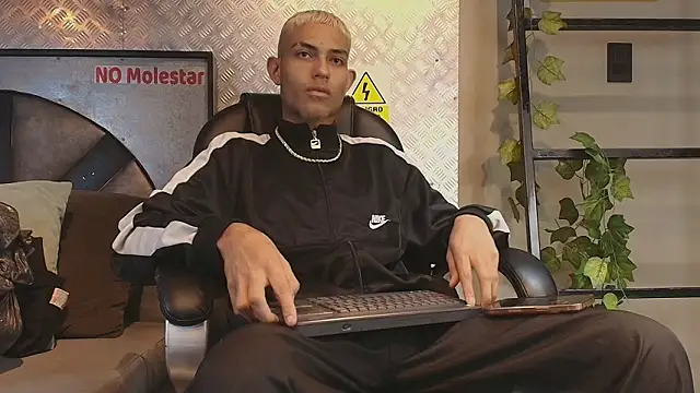 ItsZairen online show from 02.17.26