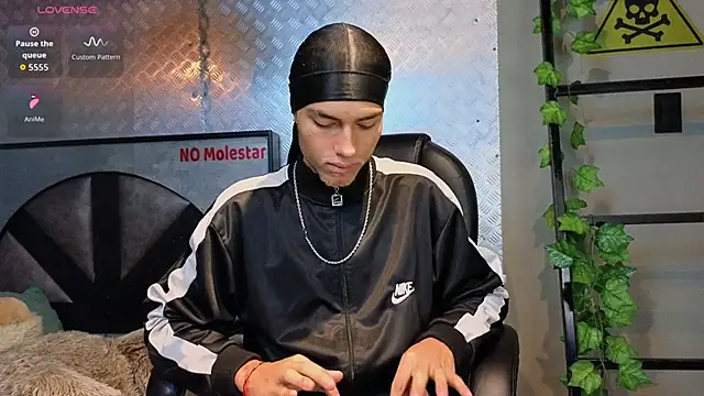 Snapshot of ItsZairen chatting on 03.12.26 ItsZairen online show from 03.12.26