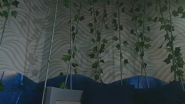 Snapshot of ItsZairen chatting on 03.15.26 ItsZairen online show from 03.15.26