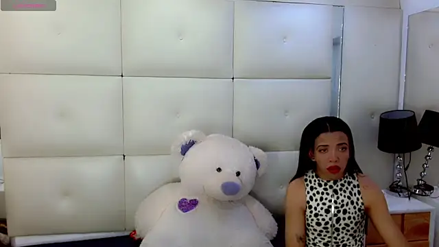 Snapshot of isahotx chatting on 02.25.26 isahotx online show from 02.25.26