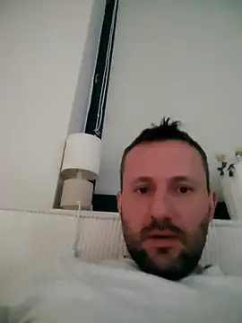 Snapshot of defaktor chatting on 02.20.26 defaktor online show from 02.20.26